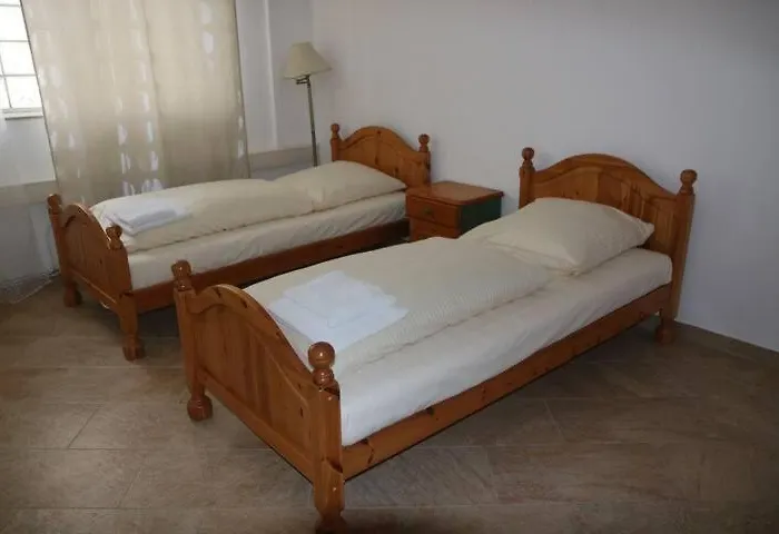 アパート Group *