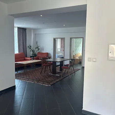 Group Apartment *